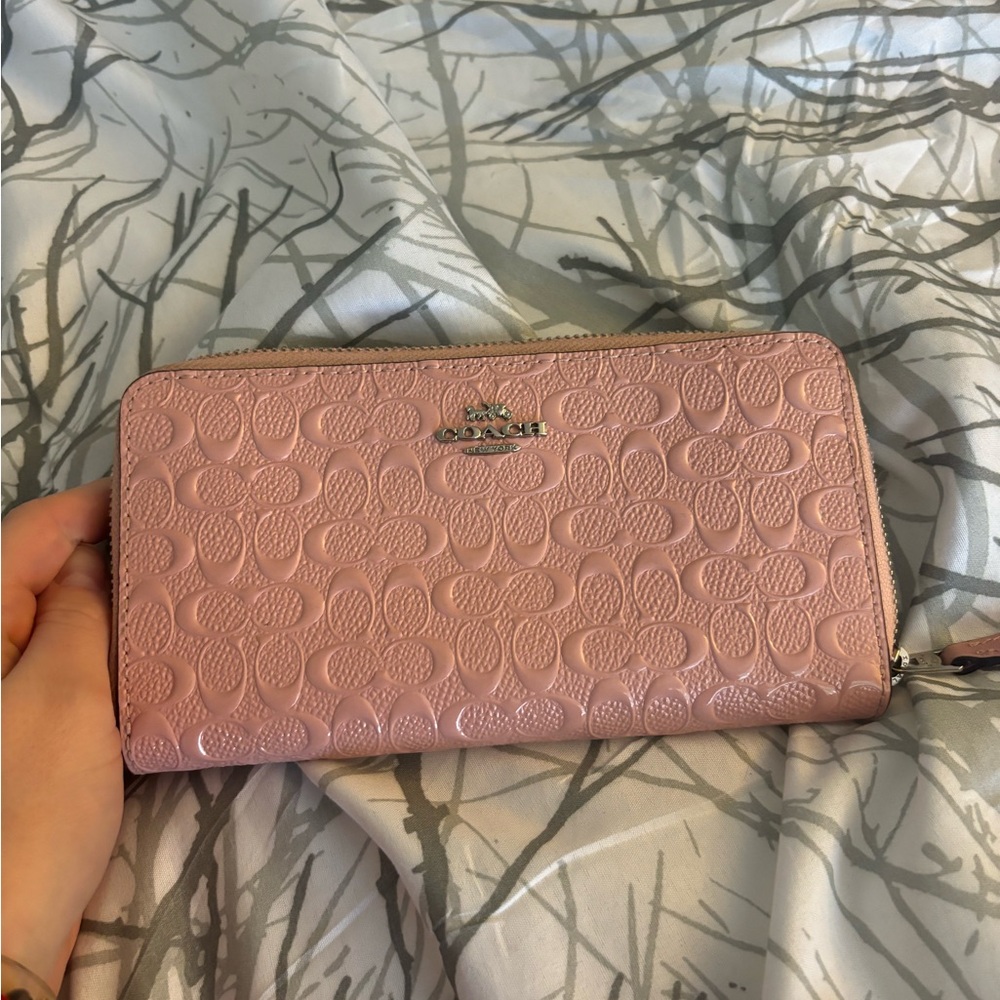 Coach Blush Pink Floral Embossed Wallet - Picture 2 of 6